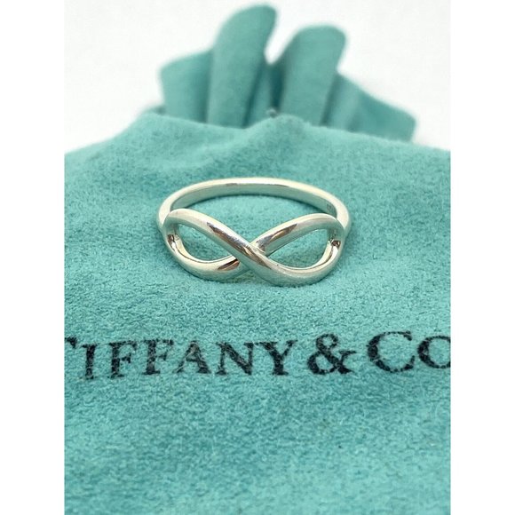 SOLD!!! Tiffany & Co Sterling Silver 925 Infinity Band Ring Size 6 - Picture 10 of 12